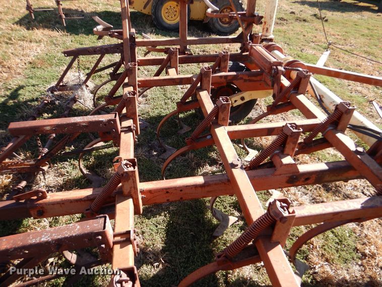 image for item LU9762 Krause  field cultivator