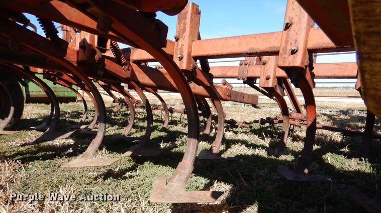 image for item LU9762 Krause  field cultivator