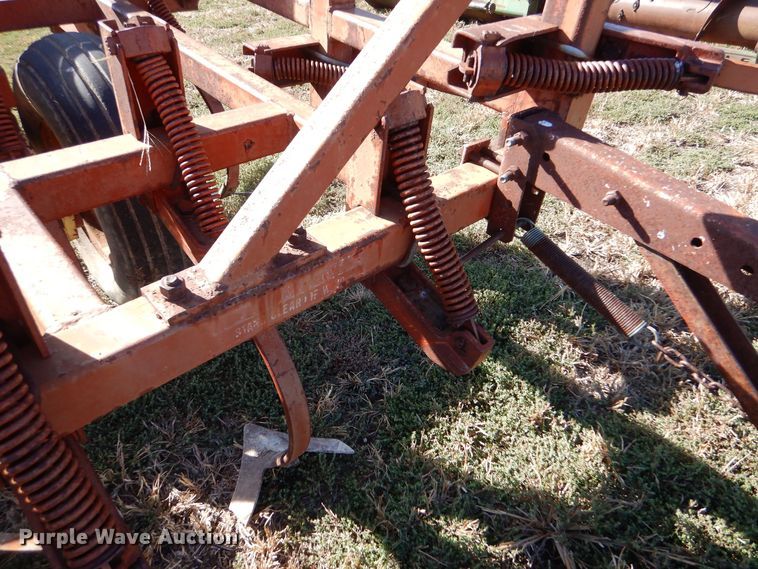 image for item LU9762 Krause  field cultivator
