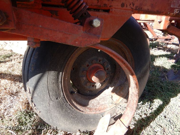 image for item LU9762 Krause  field cultivator