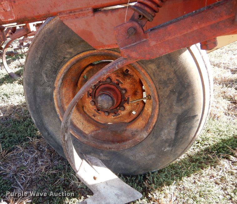 image for item LU9762 Krause  field cultivator