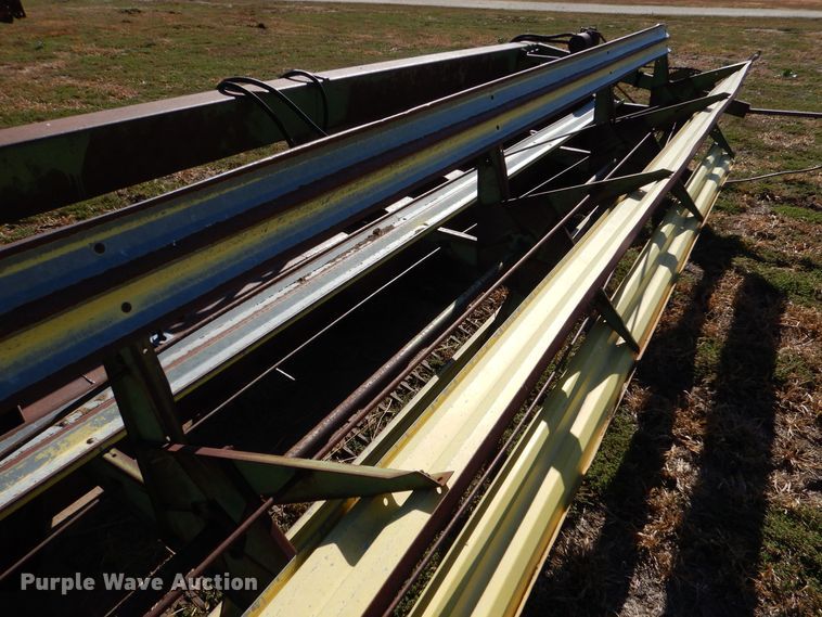 image for item LU9763 John Deere  rigid head