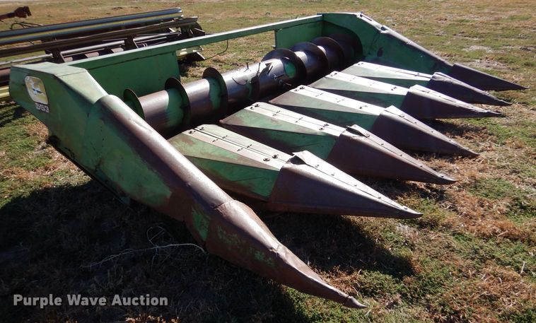 image for item LU9764 John Deere 653  all-crop head