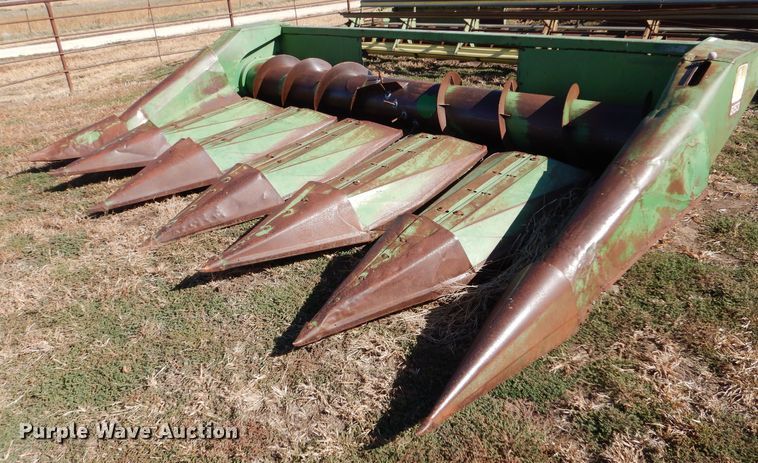 image for item LU9764 John Deere 653  all-crop head