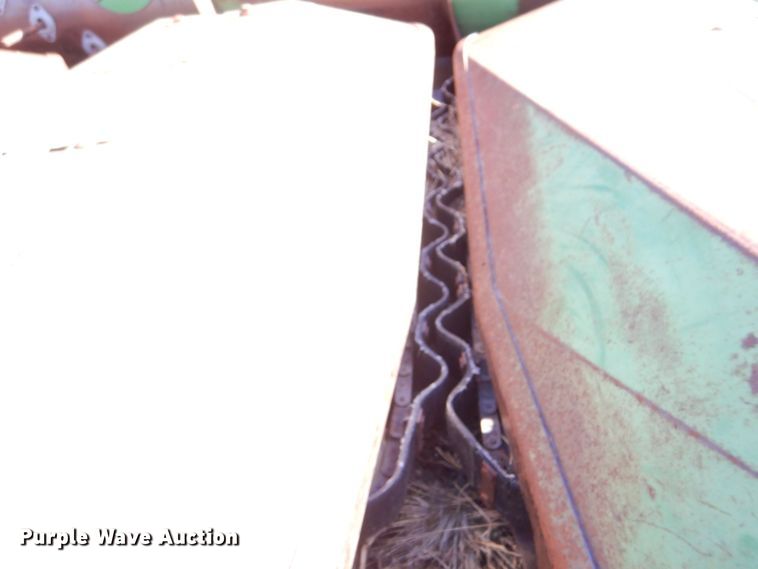 image for item LU9764 John Deere 653  all-crop head