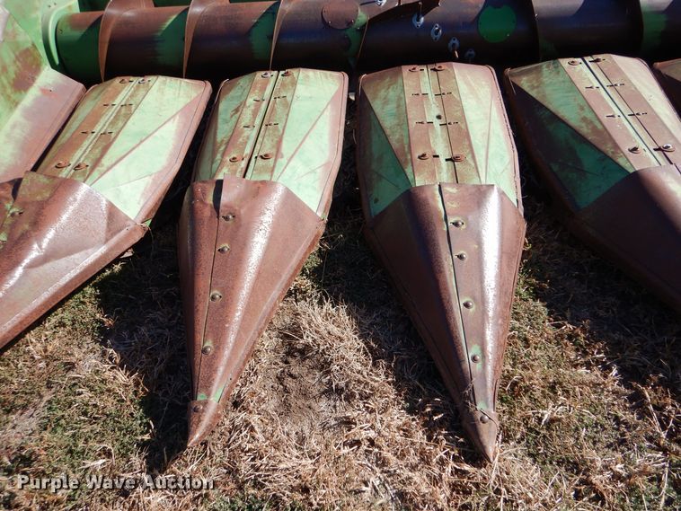 image for item LU9764 John Deere 653  all-crop head