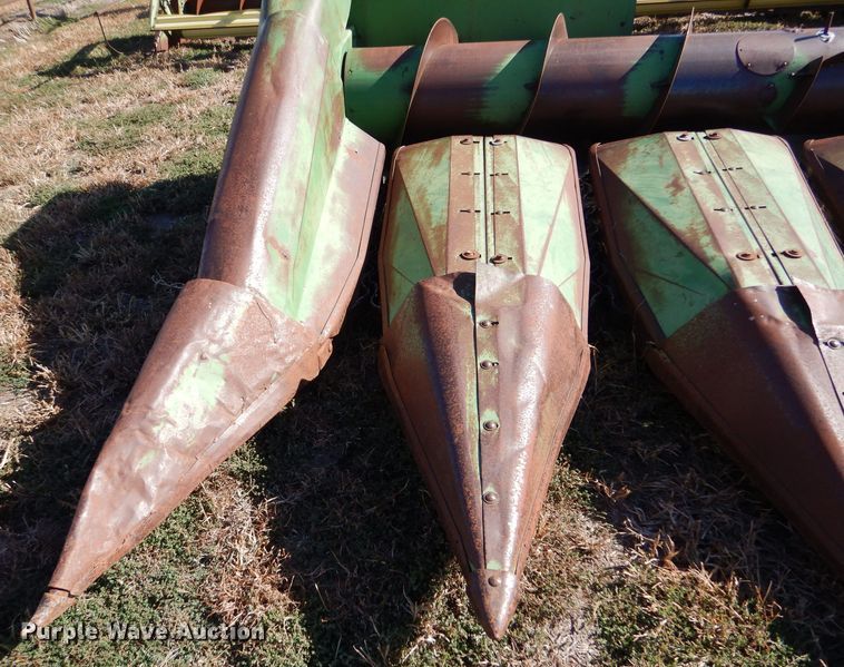 image for item LU9764 John Deere 653  all-crop head