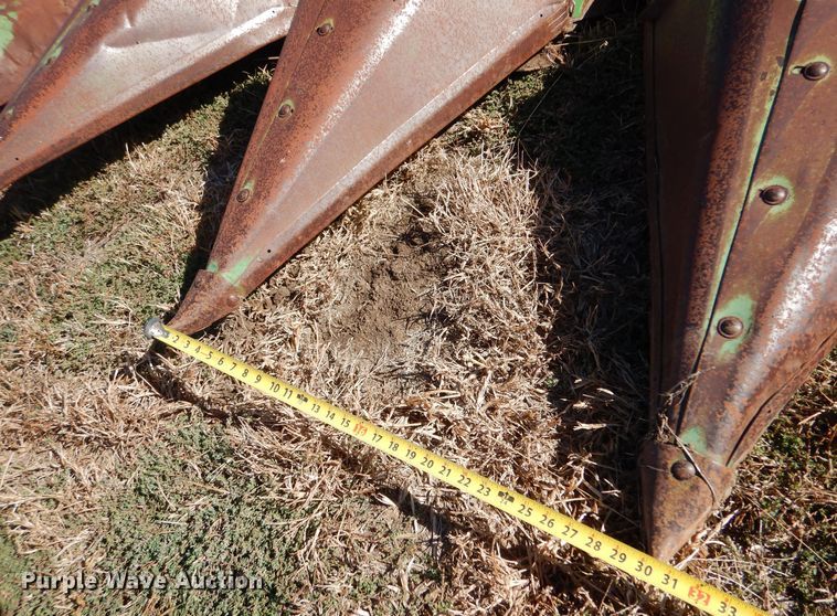 image for item LU9764 John Deere 653  all-crop head