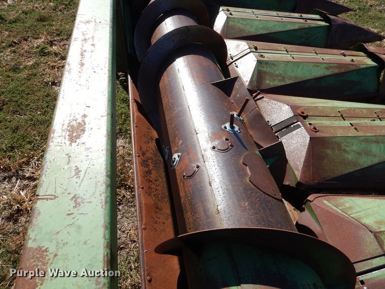 image for item LU9764 John Deere 653  all-crop head