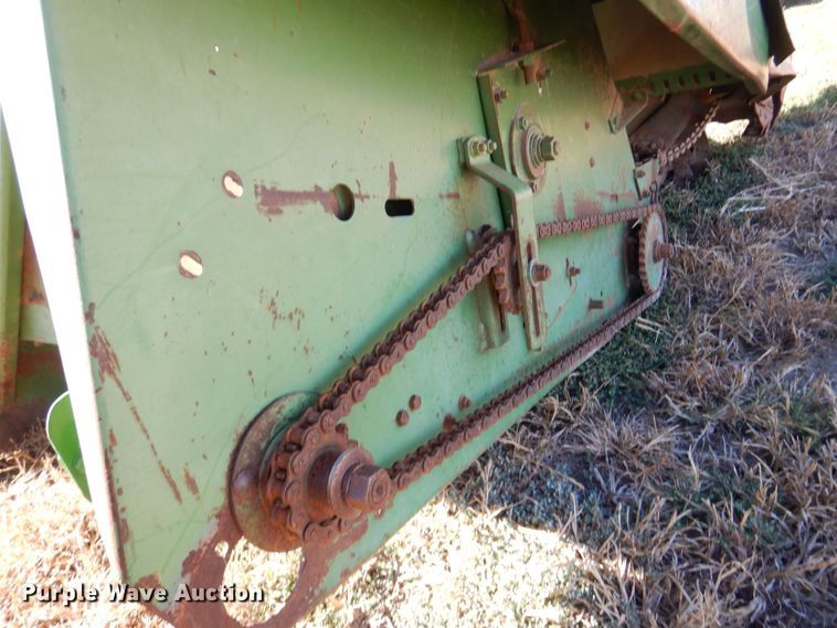 image for item LU9764 John Deere 653  all-crop head