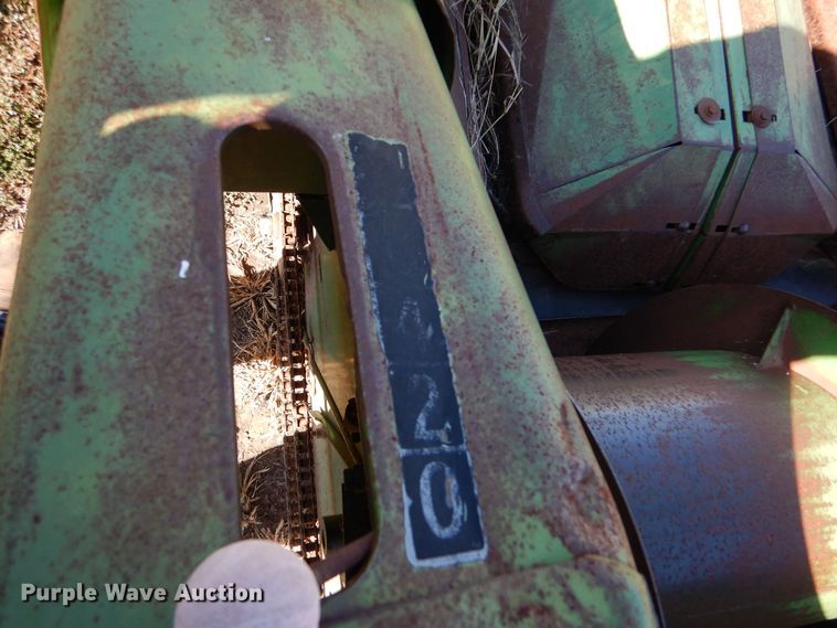 image for item LU9764 John Deere 653  all-crop head