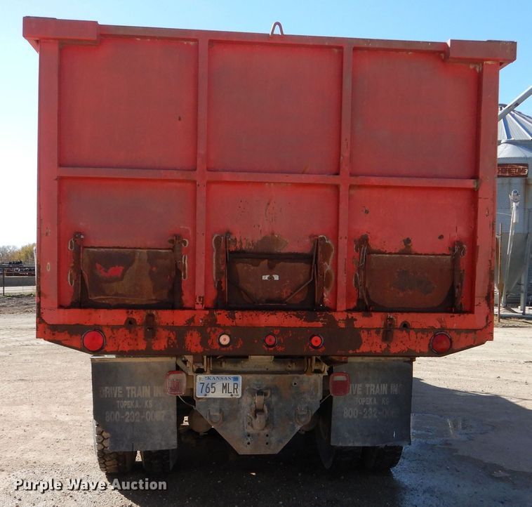 image for item LU9769 1987 Ford L9000  grain truck