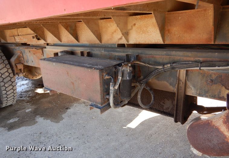 image for item LU9769 1987 Ford L9000  grain truck