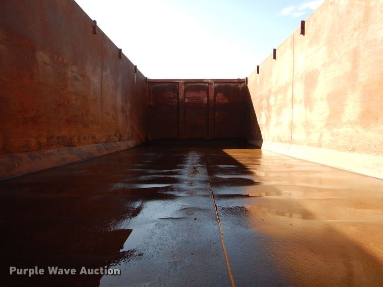 image for item LU9769 1987 Ford L9000  grain truck