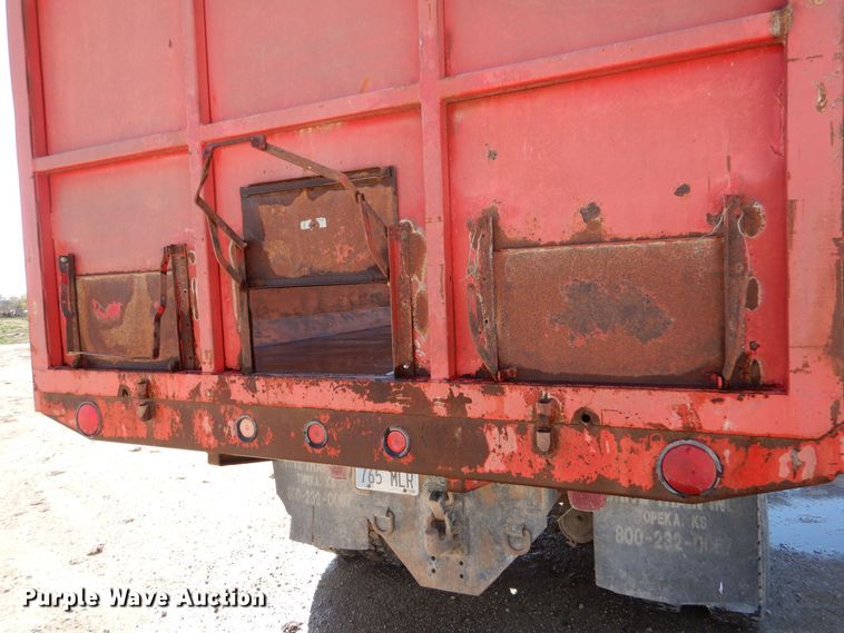 image for item LU9769 1987 Ford L9000  grain truck