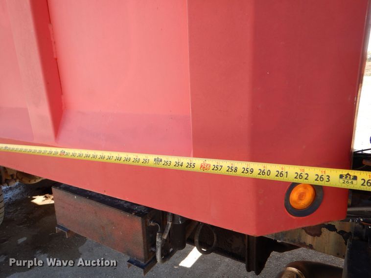 image for item LU9769 1987 Ford L9000  grain truck