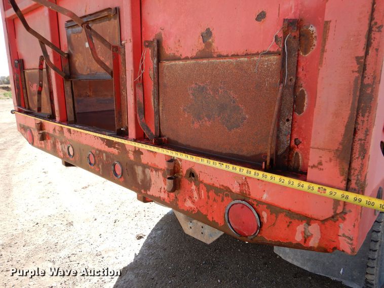 image for item LU9769 1987 Ford L9000  grain truck