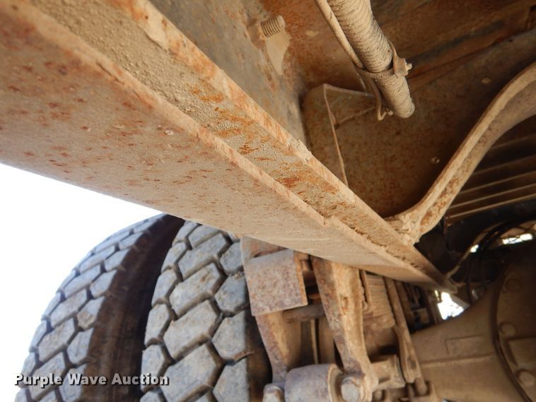 image for item LU9769 1987 Ford L9000  grain truck