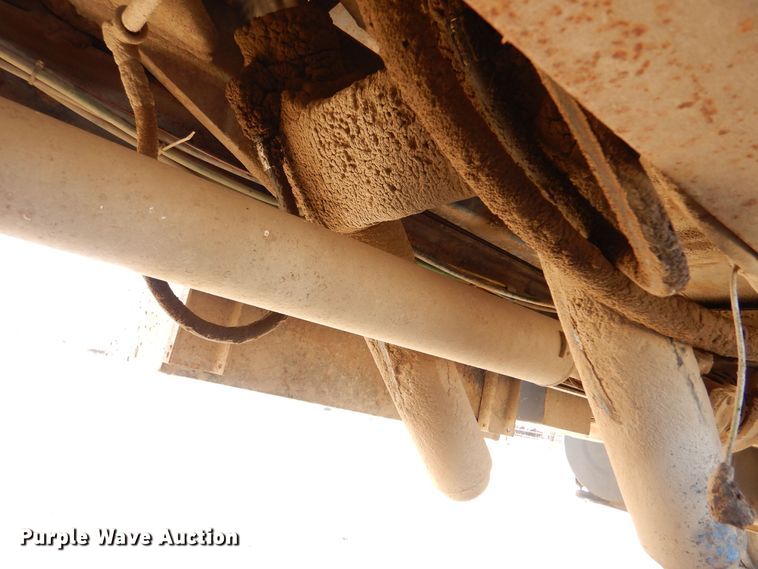 image for item LU9769 1987 Ford L9000  grain truck