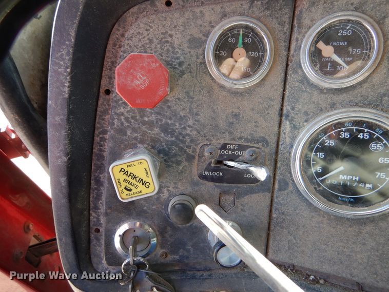 image for item LU9769 1987 Ford L9000  grain truck