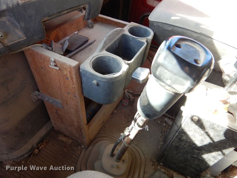 image for item LU9769 1987 Ford L9000  grain truck