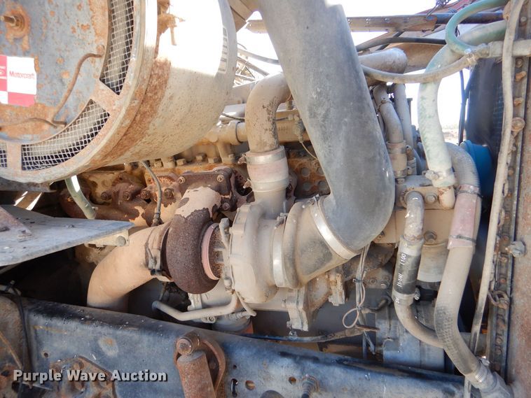 image for item LU9769 1987 Ford L9000  grain truck