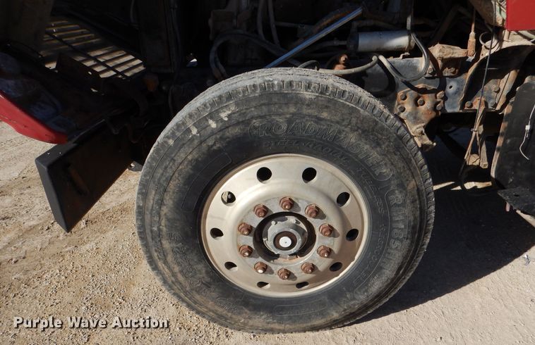 image for item LU9769 1987 Ford L9000  grain truck