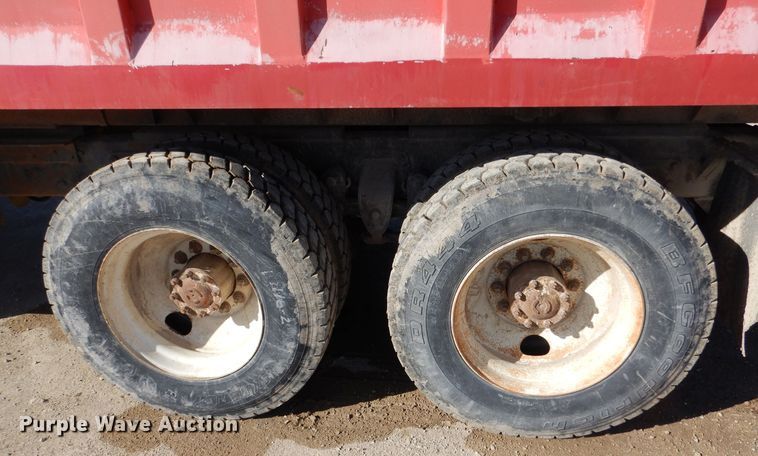image for item LU9769 1987 Ford L9000  grain truck