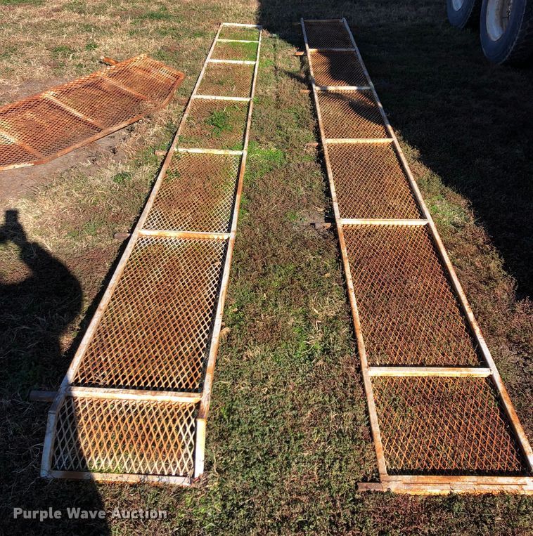 image for item LU9769 1987 Ford L9000  grain truck