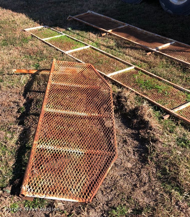 image for item LU9769 1987 Ford L9000  grain truck