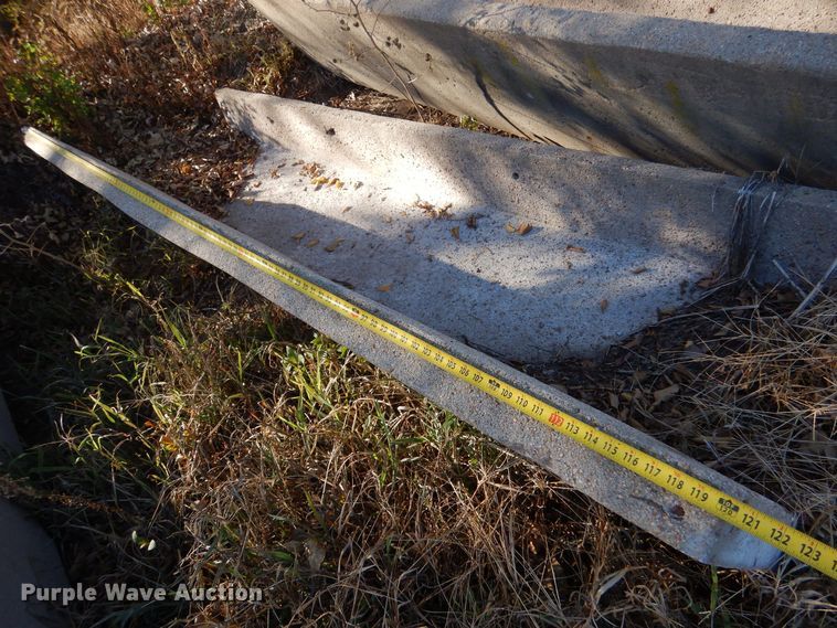 image for item LU9772 (6) concrete feed bunks