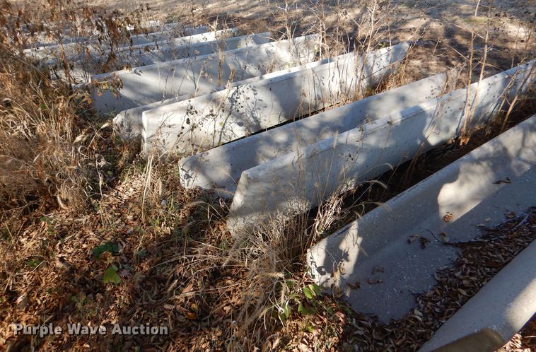 image for item LU9773 (20) concrete feed bunks
