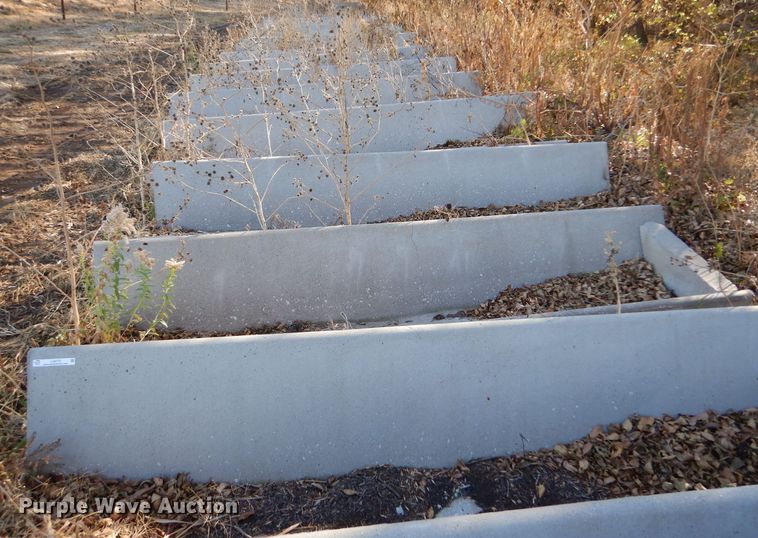 image for item LU9773 (20) concrete feed bunks