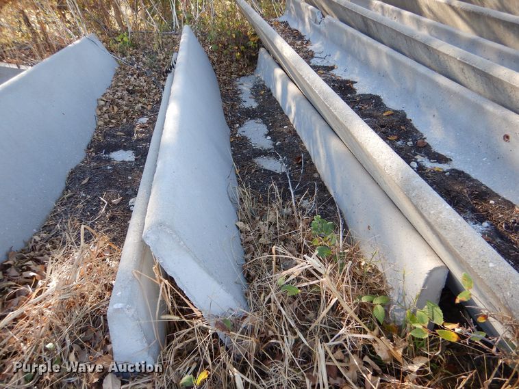 image for item LU9773 (20) concrete feed bunks