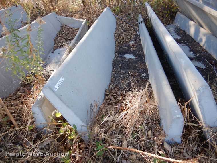 image for item LU9773 (20) concrete feed bunks