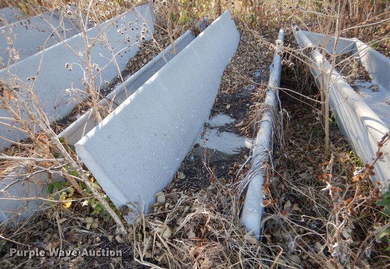 image for item LU9773 (20) concrete feed bunks