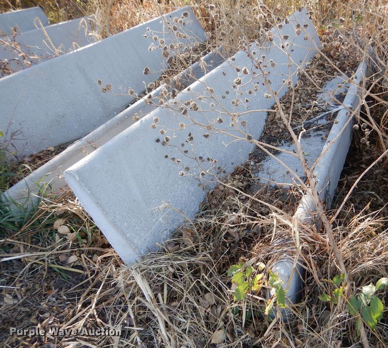 image for item LU9773 (20) concrete feed bunks