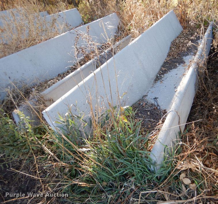 image for item LU9773 (20) concrete feed bunks