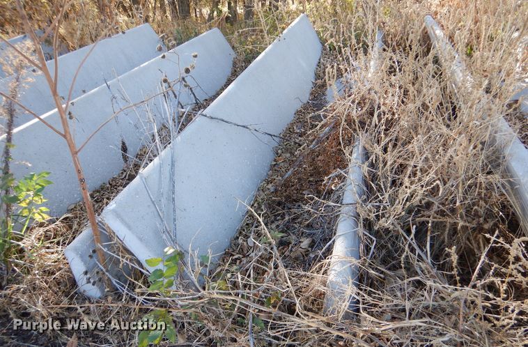image for item LU9773 (20) concrete feed bunks