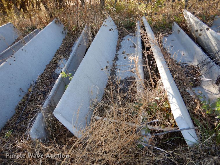 image for item LU9773 (20) concrete feed bunks