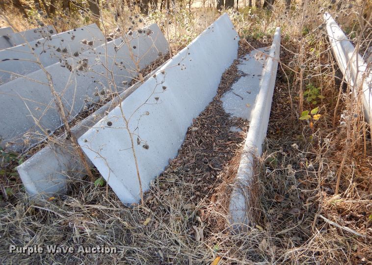 image for item LU9773 (20) concrete feed bunks