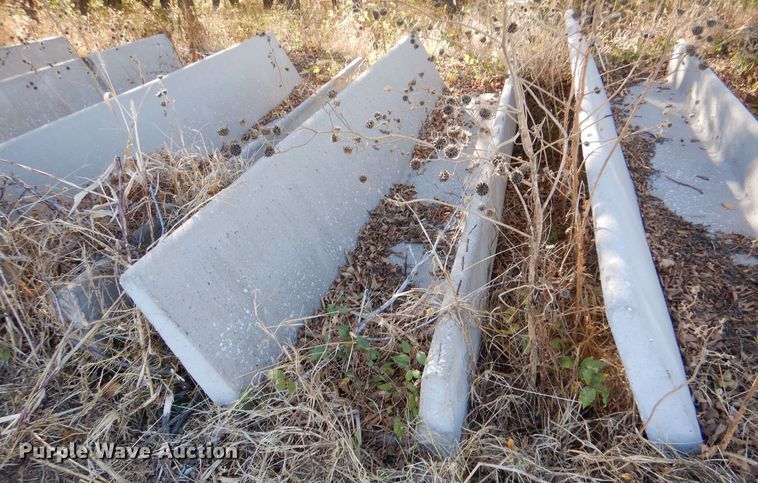image for item LU9773 (20) concrete feed bunks