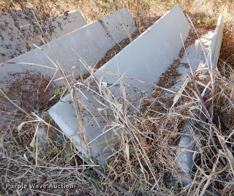 image for item LU9773 (20) concrete feed bunks