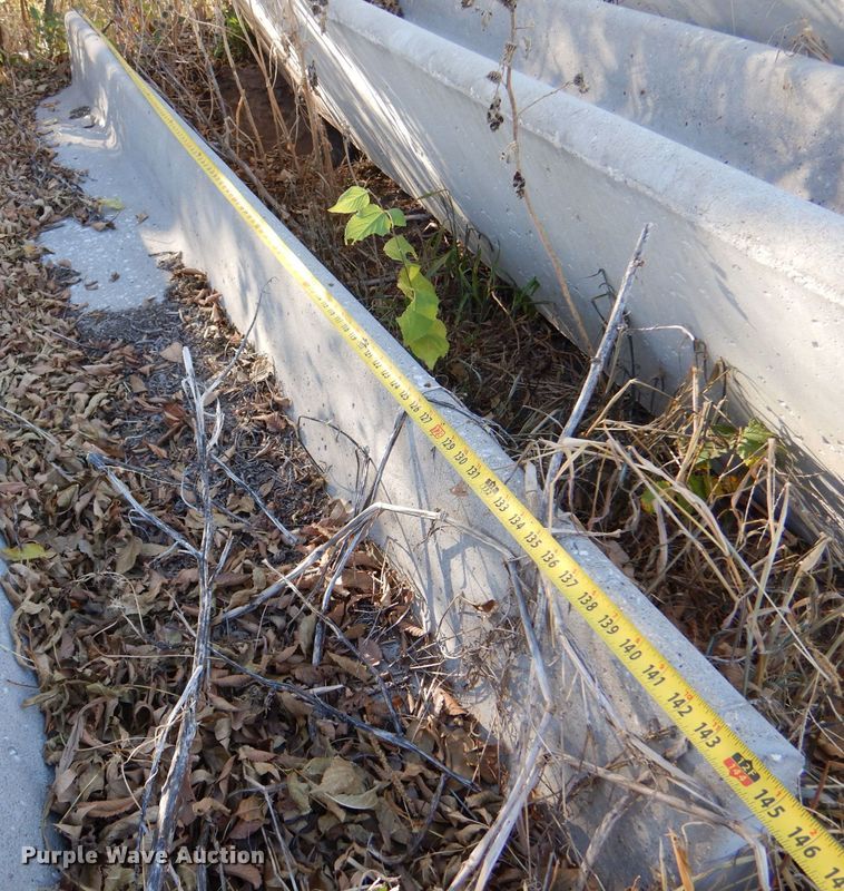 image for item LU9773 (20) concrete feed bunks