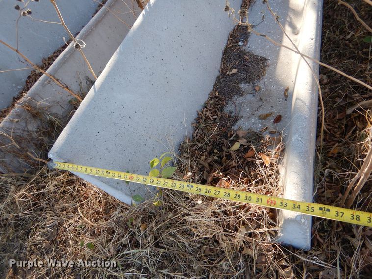 image for item LU9773 (20) concrete feed bunks