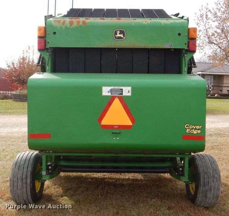 image for item MJ9825 2007 John Deere 568  round baler