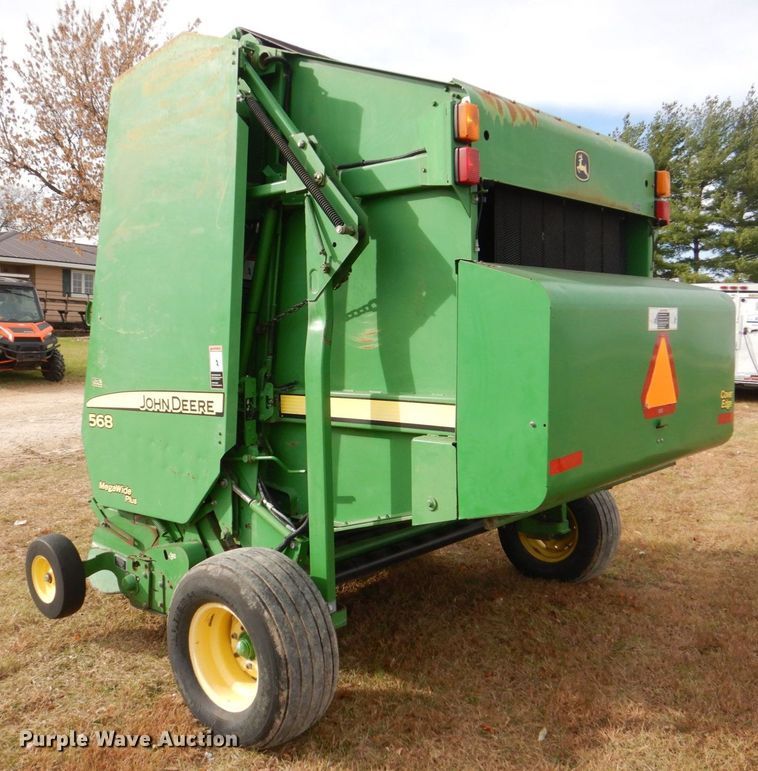image for item MJ9825 2007 John Deere 568  round baler