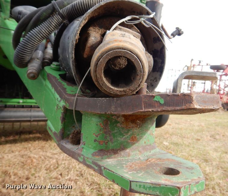 image for item MJ9825 2007 John Deere 568  round baler