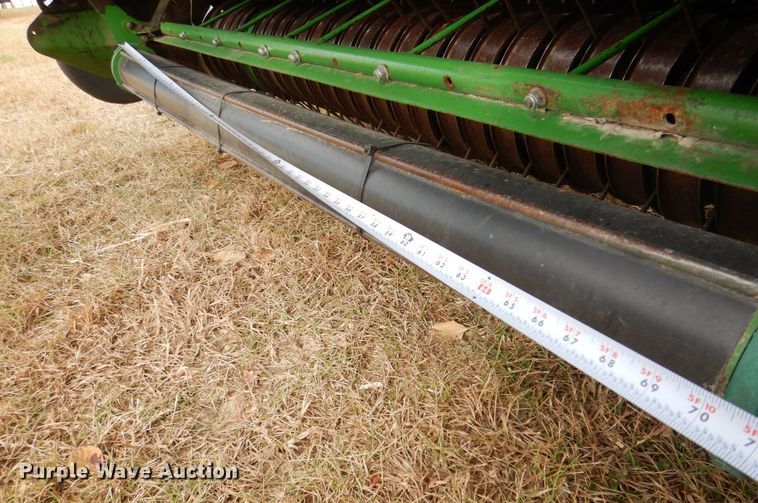 image for item MJ9825 2007 John Deere 568  round baler