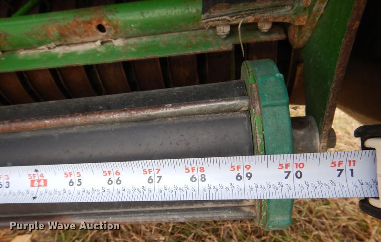 image for item MJ9825 2007 John Deere 568  round baler